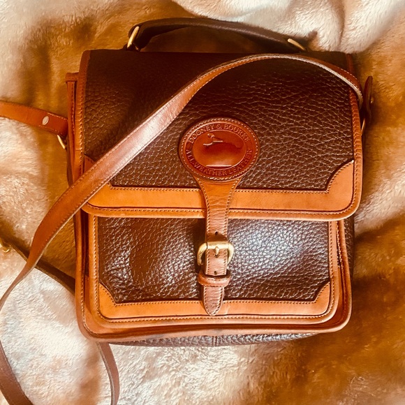 Vintage 1992 Dooney & Bourke Surrey Crossbody Bag Camel & Classic Tan Leather - Picture 2 of 16